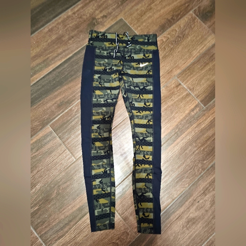 NIKE DRI FIT SZ SMALL CAMOFLAUGE RUNNING PANTS LEGGINGS